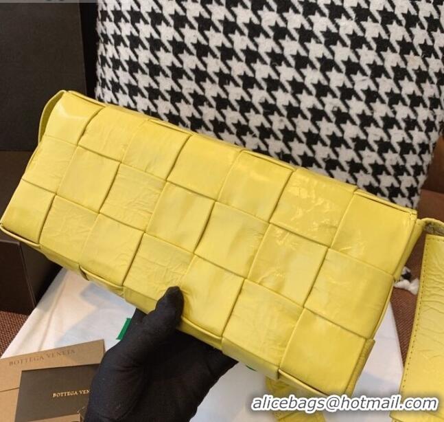 Luxury Discount Bottega Veneta Wax Calfskin Crossbody Bag BV2220 Yellow 2021