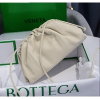 Pretty Style Bottega Veneta The Mini Pouch Soft Clutch Bag in Calfskin BV0910 White 2020