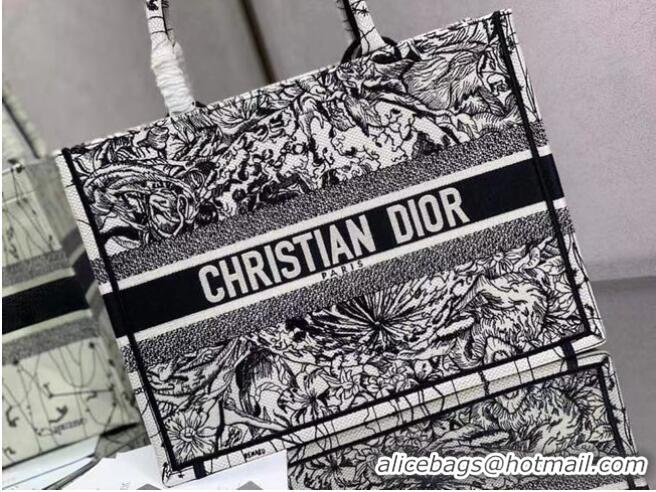 Unique Style DIOR BOOK TOTE Latte Multicolor Dior Zodiac Embroidery M1287Z