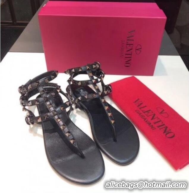 Sumptuous Valentino Rockstud Flat Thong Sandal in Leather 072061 Black