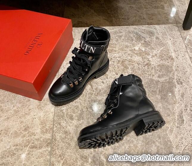 Luxurious Valentino Calfskin VLTN Lace-up Short Boots Black 100973