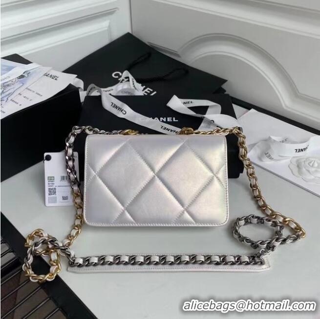 Unique Style Chanel 19 Iridescent Calfskin Chain Wallet AP0957 White