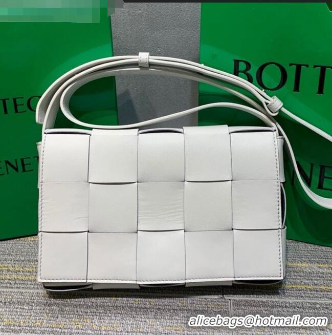 Inexpensive Bottega Veneta Cassette Small Crossbody Messenger Bag in Maxi-Woven Lambskin BV2668 White/Black 2021