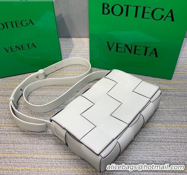 Inexpensive Bottega Veneta Cassette Small Crossbody Messenger Bag in Maxi-Woven Lambskin BV2668 White/Black 2021