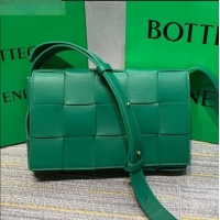 Shop Best Bottega Veneta Cassette Small Crossbody Messenger Bag in Maxi-Woven Lambskin BV2668 Green 2021