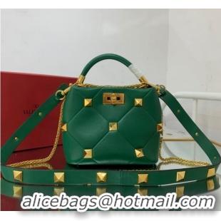 Classic Valentino medium Garavani Roman Stud V1198 green