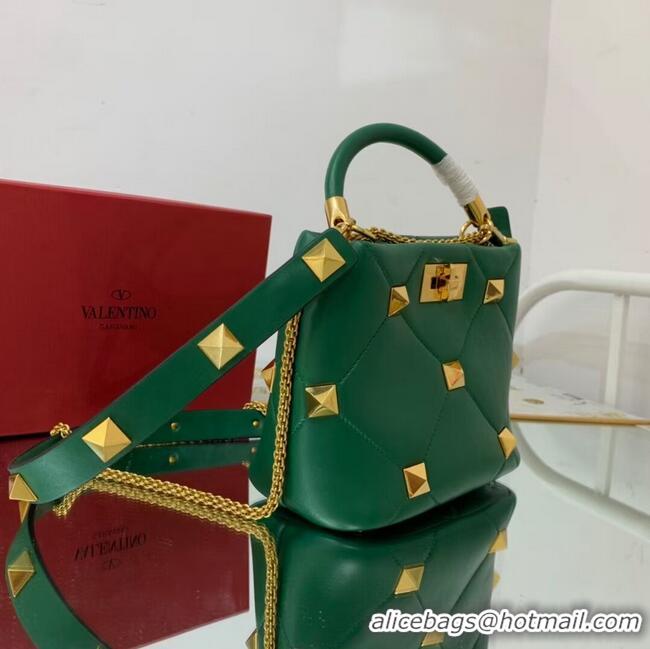 Classic Valentino medium Garavani Roman Stud V1198 green