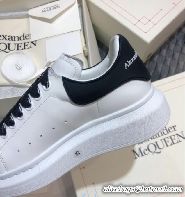 Purchase Alexander Mcqueen White Silky Calfskin Sneakers with Bi-color Laces Black 012726