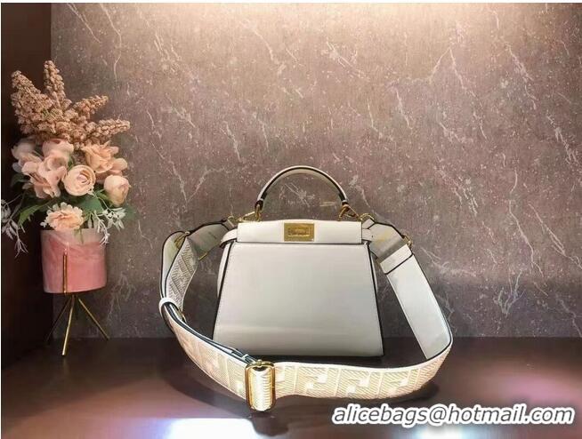 Top Quality FENDI PEEKABOO ISEEU SMALL leather bag F1615 White