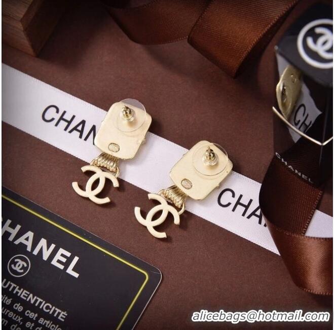 Well Crafted Chanel Earrings CE6383