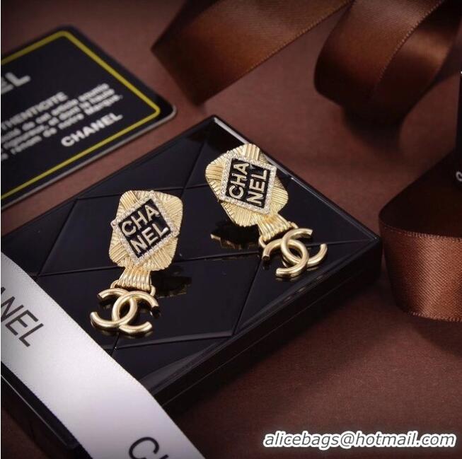 Well Crafted Chanel Earrings CE6383