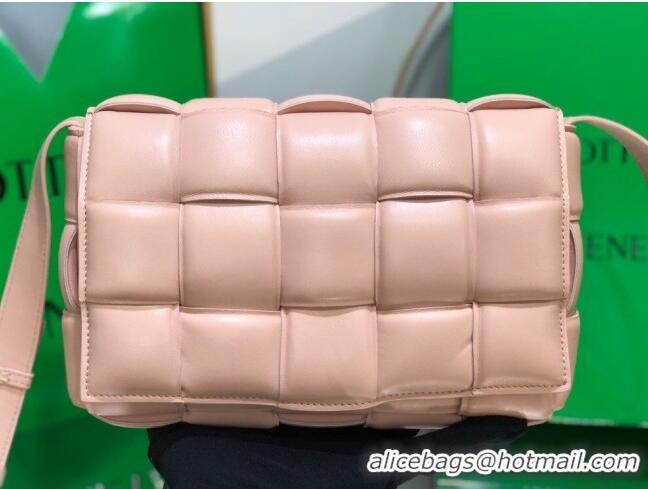 New Design Bottega Veneta Padded Cassette Medium Crossbody Messenger Bag BV2340 Light Pink 2021