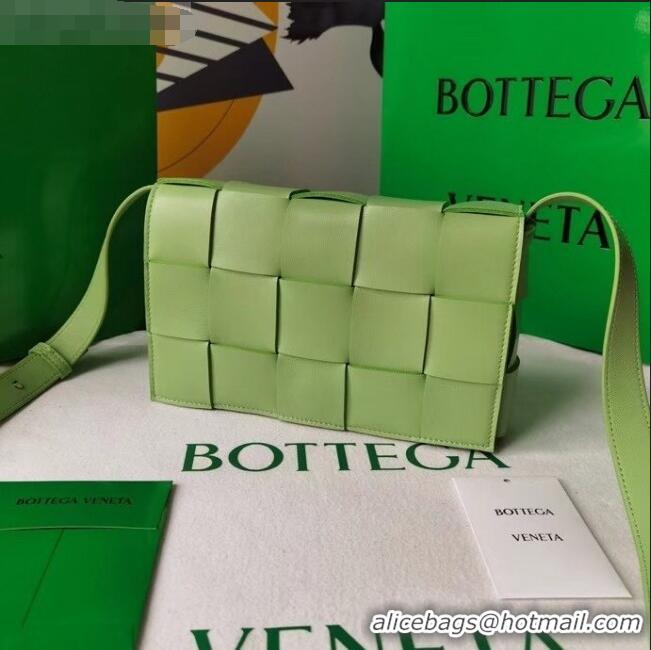 Pretty Style Bottega Veneta Cassette Small Crossbody Messenger Bag in Maxi Weave BV2345 Light Green 2021