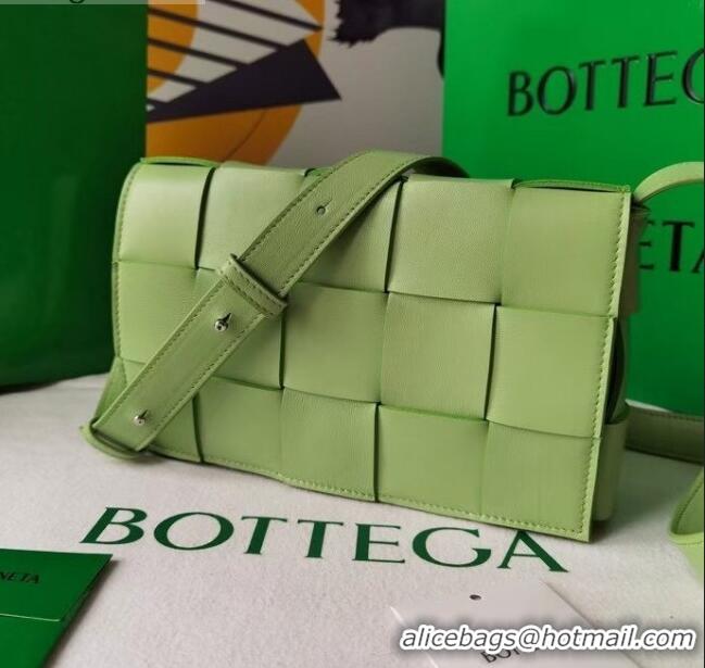 Pretty Style Bottega Veneta Cassette Small Crossbody Messenger Bag in Maxi Weave BV2345 Light Green 2021