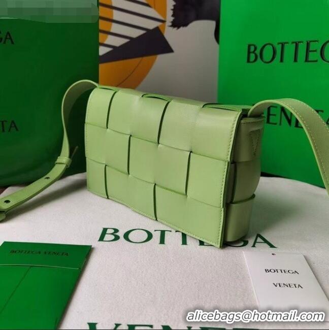 Pretty Style Bottega Veneta Cassette Small Crossbody Messenger Bag in Maxi Weave BV2345 Light Green 2021