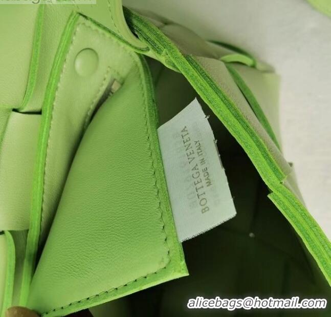 Pretty Style Bottega Veneta Cassette Small Crossbody Messenger Bag in Maxi Weave BV2345 Light Green 2021