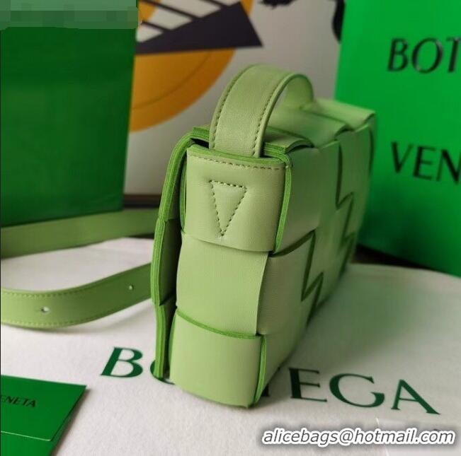 Pretty Style Bottega Veneta Cassette Small Crossbody Messenger Bag in Maxi Weave BV2345 Light Green 2021