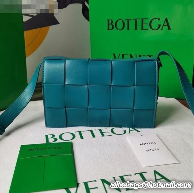 Low Cost Bottega Veneta Cassette Small Crossbody Messenger Bag in Maxi Weave BV2345 Teal Green 2021