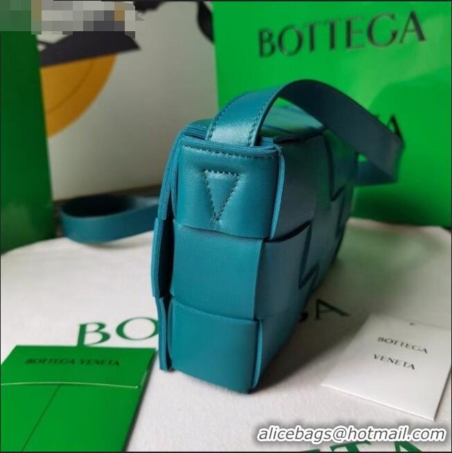 Low Cost Bottega Veneta Cassette Small Crossbody Messenger Bag in Maxi Weave BV2345 Teal Green 2021