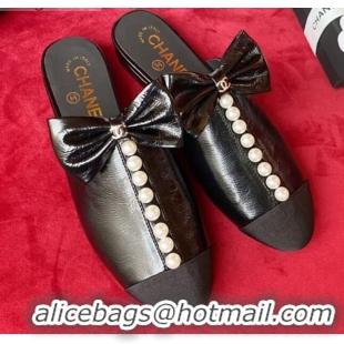 Charming Chanel Wax Calfskin Flat Mules with Pearl and Bow Black 331101