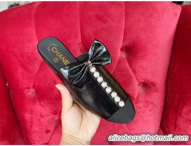 Charming Chanel Wax Calfskin Flat Mules with Pearl and Bow Black 331101