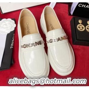 Low Price Chanel Shiny Leather CAHNEL Charm Loafers 040765 White 2021