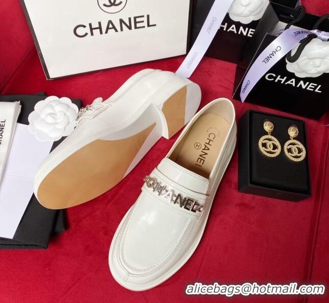 Low Price Chanel Shiny Leather CAHNEL Charm Loafers 040765 White 2021