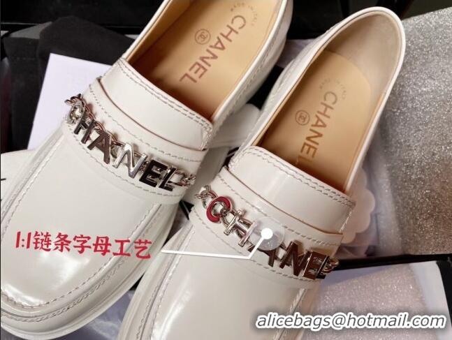 Low Price Chanel Shiny Leather CAHNEL Charm Loafers 040765 White 2021