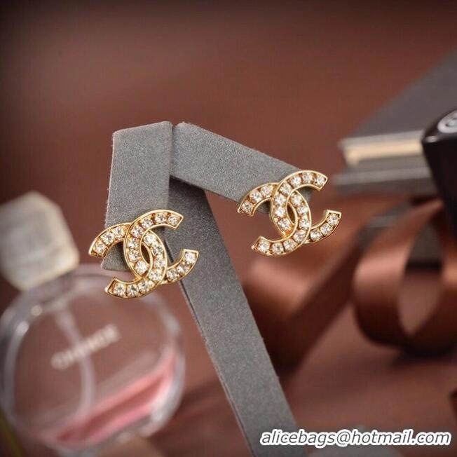 Top Quality Stylish Chanel Earrings CE6407