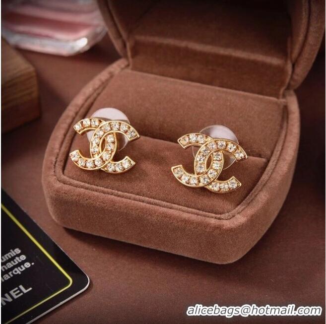 Top Quality Stylish Chanel Earrings CE6407