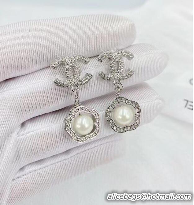 Buy Classic Chanel Earrings CE6437