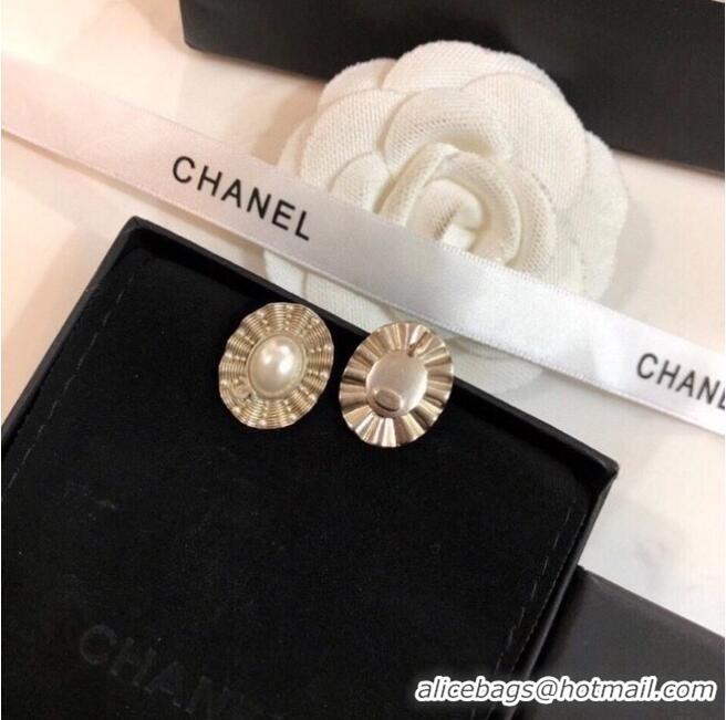 Pretty Style Cheap Chanel Earrings CE6443