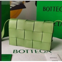 Pretty Style Bottega Veneta Cassette Small Crossbody Messenger Bag in Maxi Weave BV2345 Light Green 2021