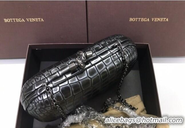 Low Price Bottega Veneta Knot Clutch in Crocodile Calfskin BV2104 Black 2021