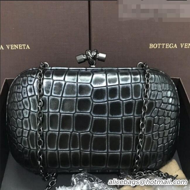 Low Price Bottega Veneta Knot Clutch in Crocodile Calfskin BV2104 Black 2021