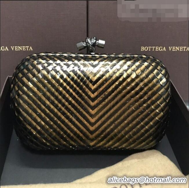 Best Price Bottega Veneta Knot Clutch in Pythonskin Calfskin BV2101 Black/Gold 2021