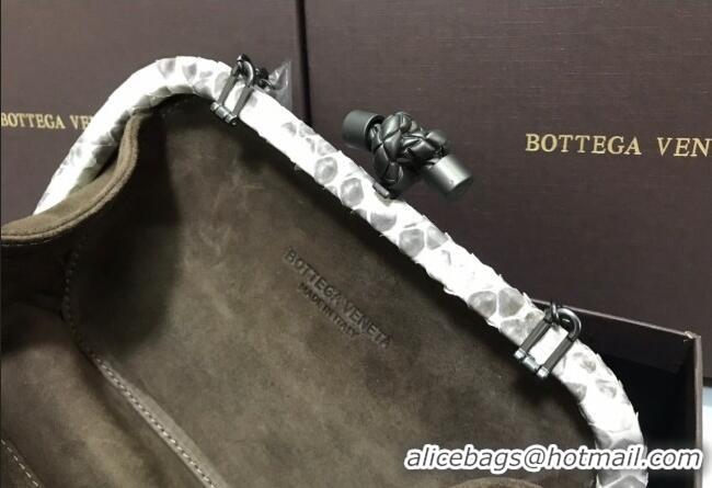 Grade Quality Bottega Veneta Knot Clutch in Pythonskin Calfskin BV2101 Grey/White 2021