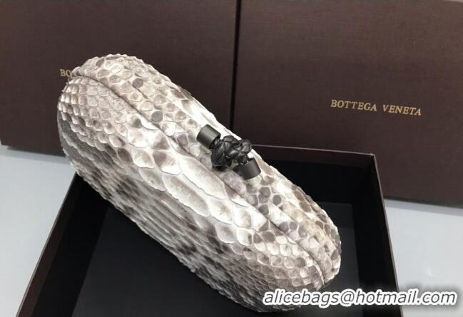 Grade Quality Bottega Veneta Knot Clutch in Pythonskin Calfskin BV2101 Grey/White 2021