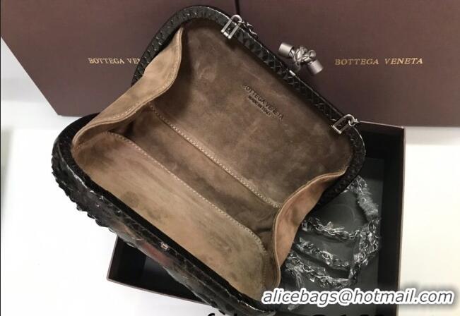 Buy Classic Bottega Veneta Knot Clutch in Pythonskin Calfskin BV2101 Black/Gold 2021