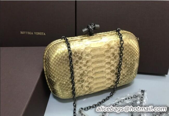 Good Looking Bottega Veneta Knot Clutch in Pythonskin Calfskin BV2101 Gold 2021