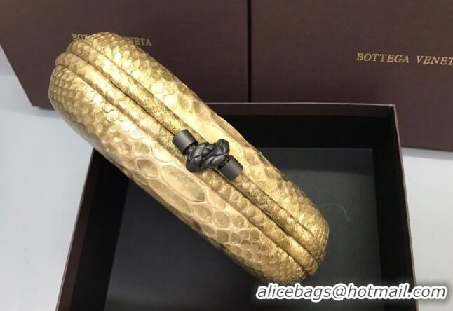 Good Looking Bottega Veneta Knot Clutch in Pythonskin Calfskin BV2101 Gold 2021