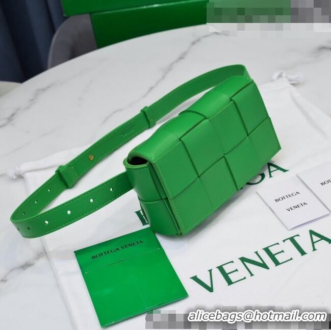 Best Product Bottega Veneta The Belt Cassette Bag in Maxi-Woven Lambskin BV2114 Green 2021