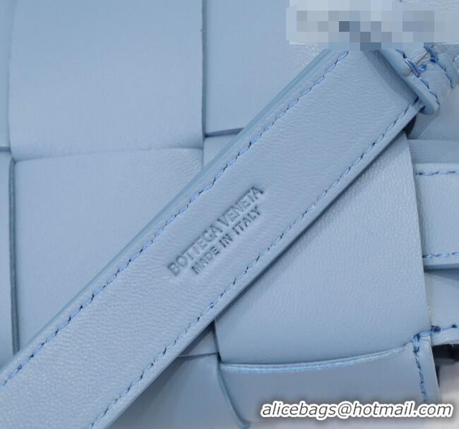 Low Cost Bottega Veneta The Belt Cassette Bag in Maxi-Woven Lambskin BV2114 Blue 2021