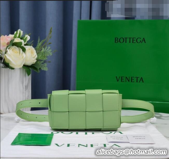 Promotional Bottega Veneta The Belt Cassette Bag in Maxi-Woven Lambskin BV2114 Light Green 2021