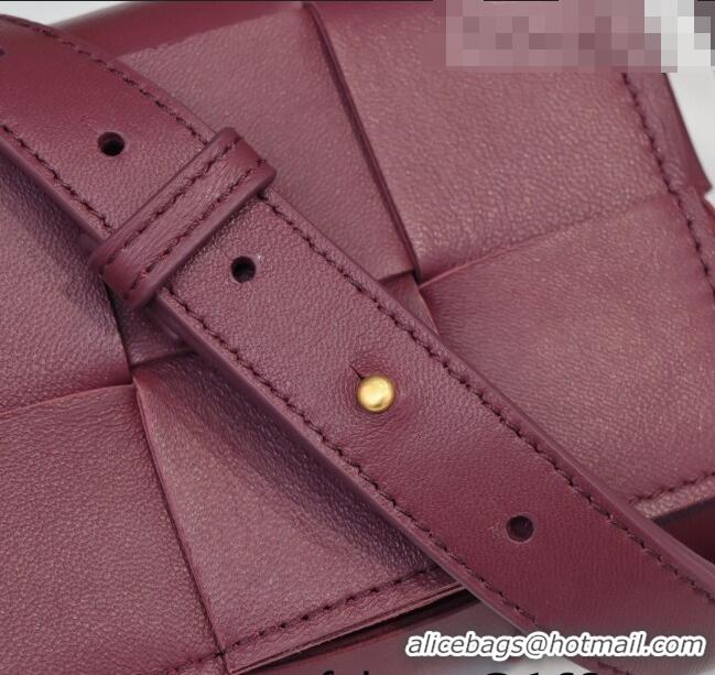 Free Shipping Bottega Veneta The Belt Cassette Bag in Maxi-Woven Lambskin BV2114 Burgundy 2021