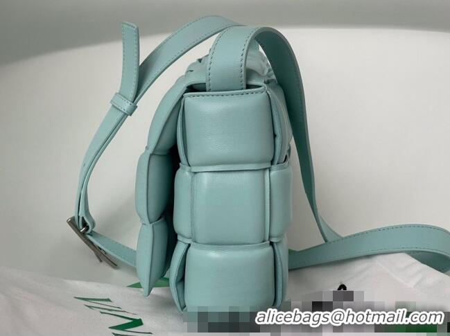 Famous Brand Bottega Veneta Padded Cassette Medium Crossbody Messenger Bag BV2127 Light Blue 2021