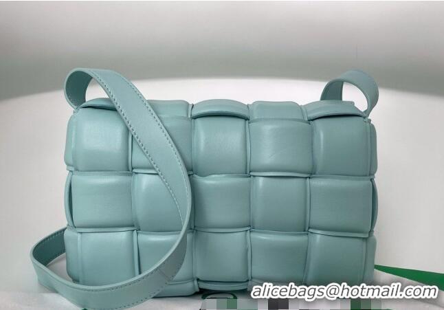 Famous Brand Bottega Veneta Padded Cassette Medium Crossbody Messenger Bag BV2127 Light Blue 2021