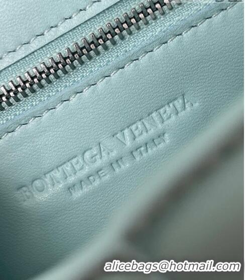 Famous Brand Bottega Veneta Padded Cassette Medium Crossbody Messenger Bag BV2127 Light Blue 2021