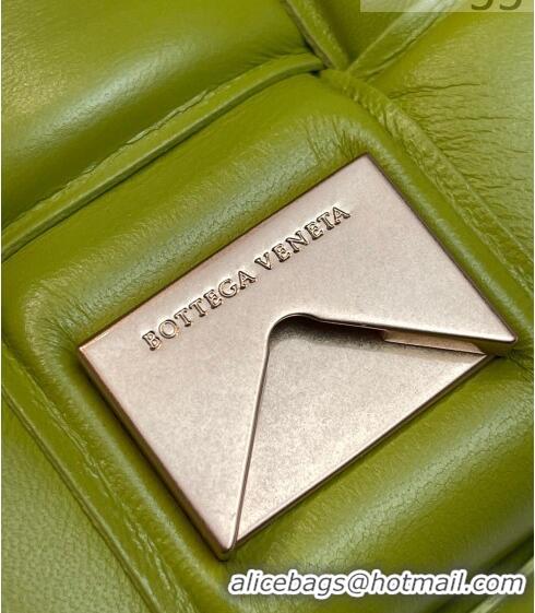 Top Grade Bottega Veneta Padded Cassette Medium Crossbody Messenger Bag BV2127 Kiwi Green 2021