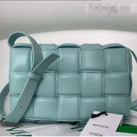 Famous Brand Bottega Veneta Padded Cassette Medium Crossbody Messenger Bag BV2127 Light Blue 2021